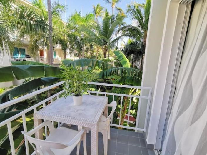 Caribbean Tropicana With Pool - Playa Los Corales Apartahotel