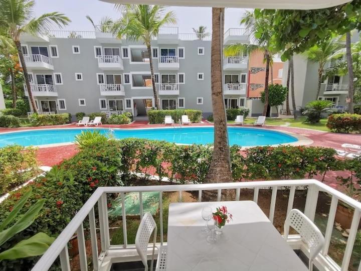 Caribbean Tropicana With Pool - Playa Los Corales Apartahotel 4*